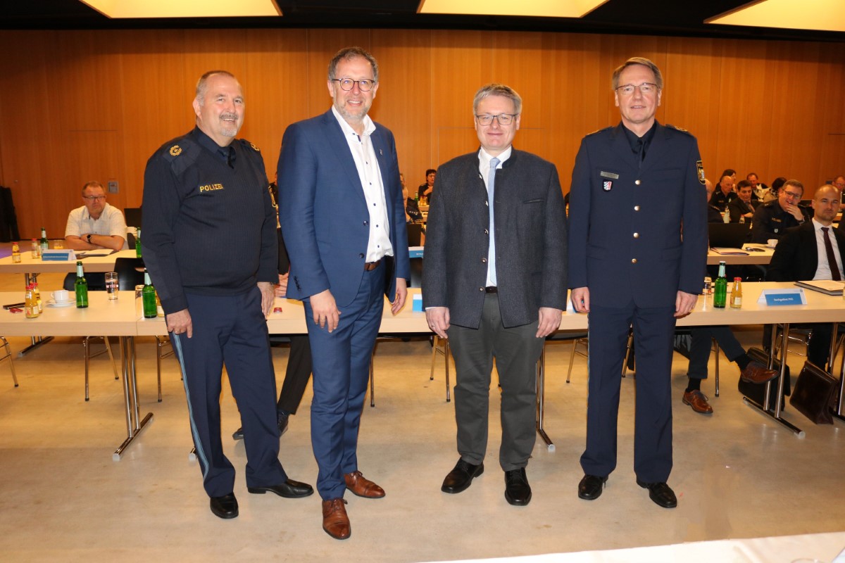 Führungskräftetagung des Polizeipräsidiums Niederbayern mit MdL Josef Zellmeier und 1. Bürgermeister Christian Dobmeier im Haus der Generationen