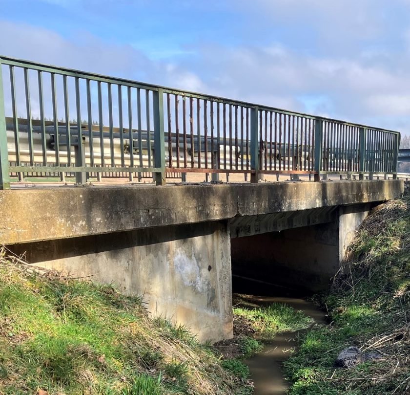 St 2142: Staatliches Bauamt erneuert Durchlass bei Thonhausen