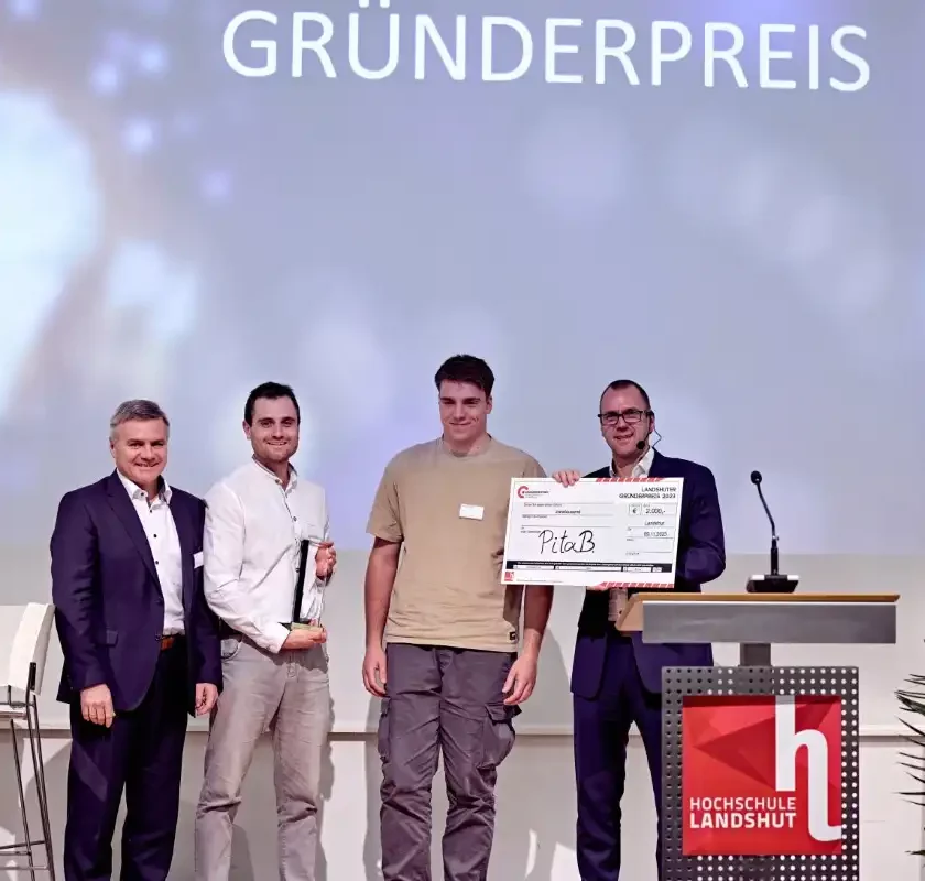 Hochschule Landshut prämiert digital-innovative Start-ups bei der Landshuter Gründernacht 2023