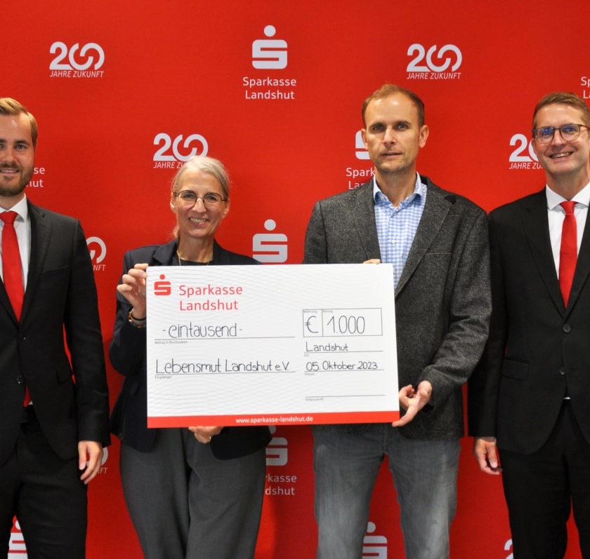 Sparkasse Landshut spendet 1.000 Euro an lebensmut Landshut