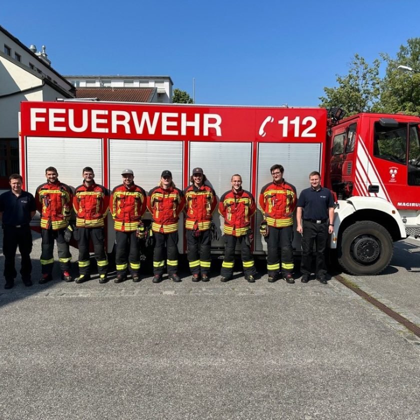 Acht neue Maschinisten für die Landshuter Feuerwehr 
