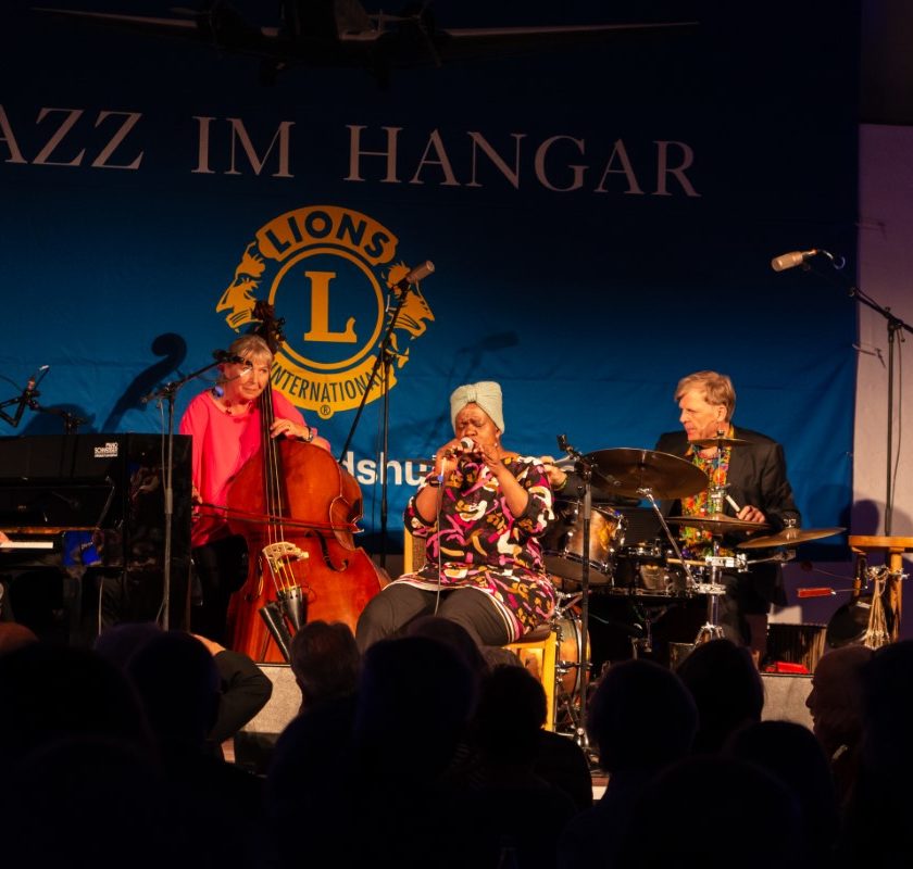 Jazz im Hangar: Kartenvorverkauf läuft Lions Club Landshut holt New Orleans Shakers Allstar Band nochmals auf Flugplatz Ellermühle