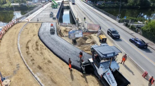 Verkehr wird auf Behelfsumfahrung umgelegt: Konrad-Adenauer-Straße (B299) für eine Nacht gesperrt