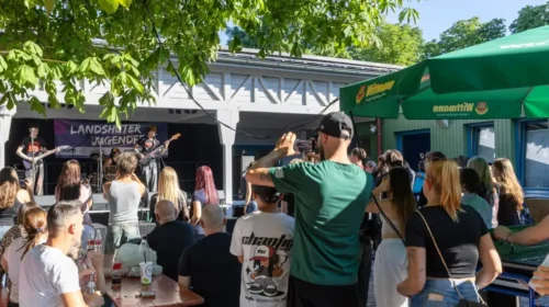 Sprayen, Musikhören, Klettern, Boxen oder Kickern