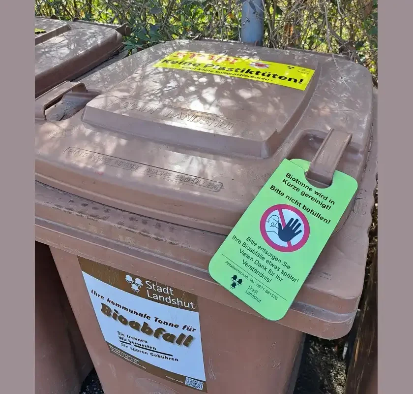 Biotonnen werden gewaschen