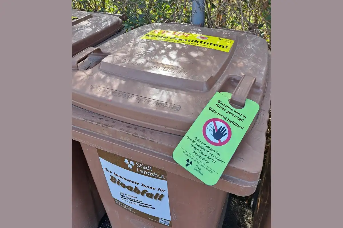 Biotonnen werden gewaschen