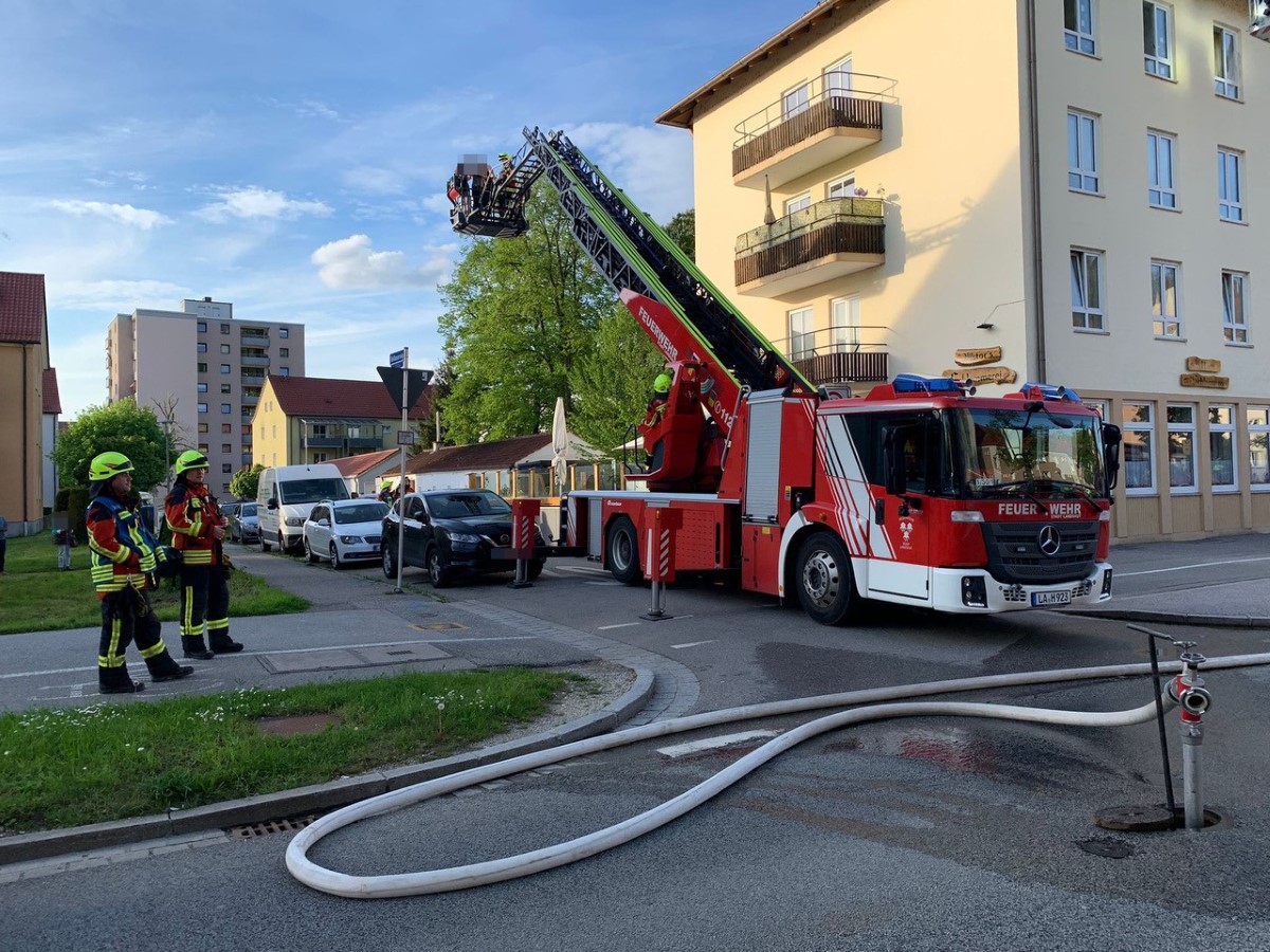 Brand in Mehrparteienanlage an der Niedermayerstraße in Landshut