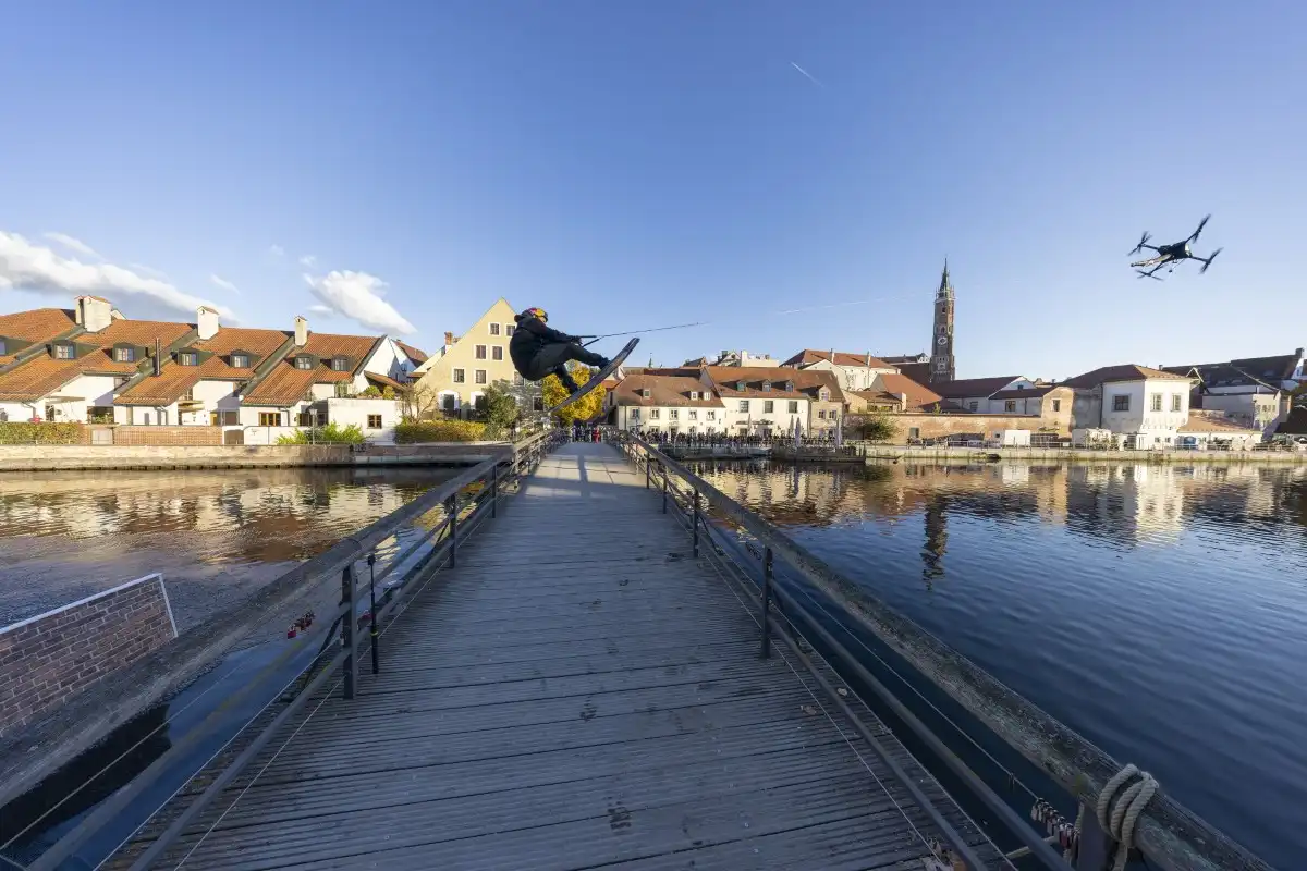 Premiere von „Droneboarding LA“ auf der Kinoleinwand