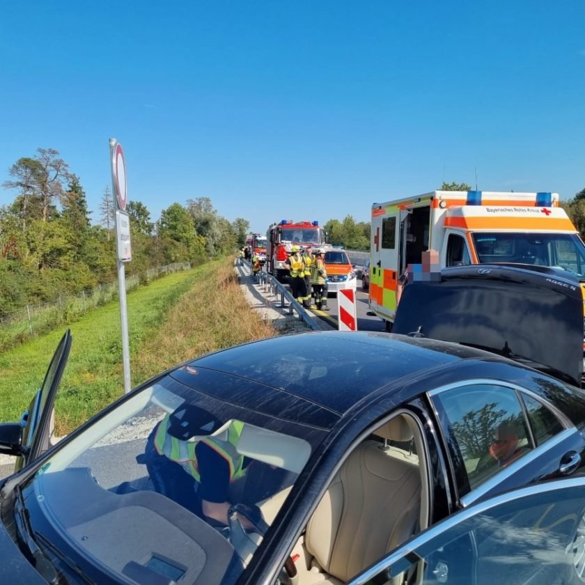 Verkehrsunfall auf der A 92 im Baustellenbereich führt zu unschönen Szenen