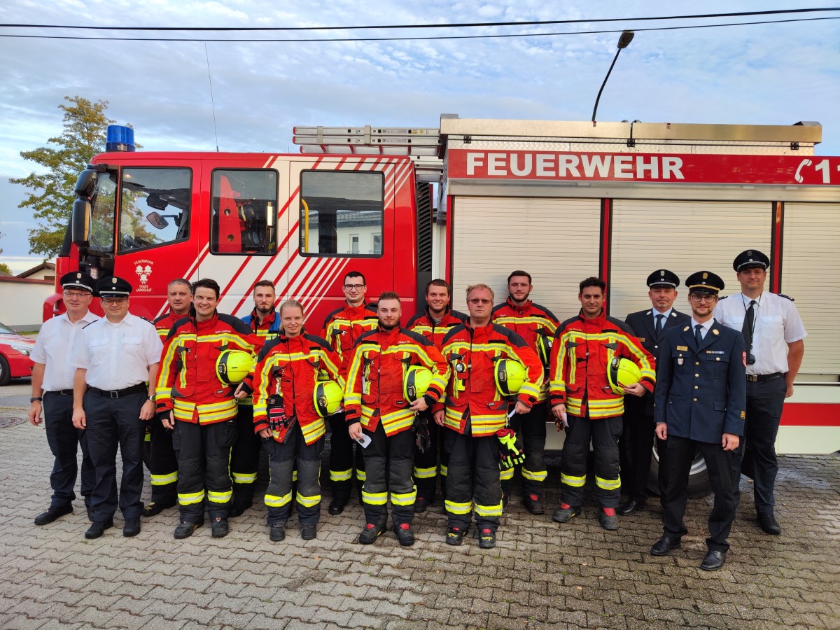 Vier Gruppen der Feuerwehr Landshut legen erfolgreich Leistungsprüfung THL ab