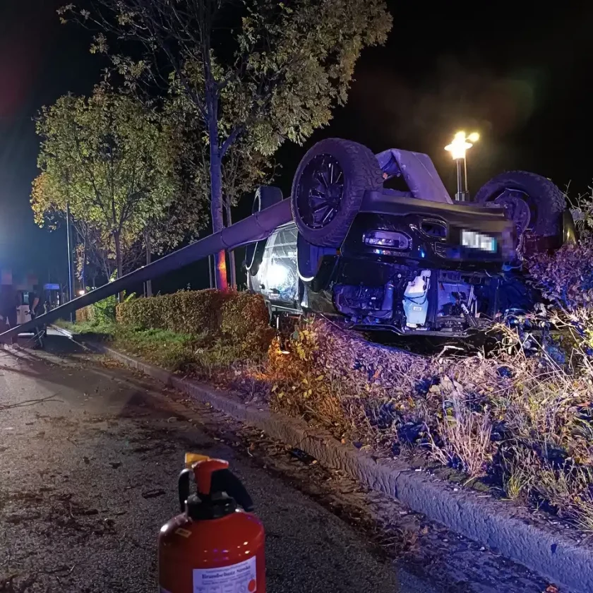Spektakulärer Verkehrsunfall in der Wittstraße endet glimpflich