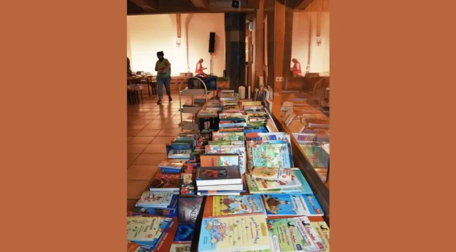 Schmökern, Stöbern und Gutes tun beim Bücherflohmarkt