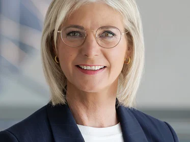 Ulrike Scharf spricht am 08. Juni in Velden