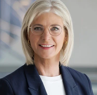 Ulrike Scharf spricht am 08. Juni in Velden