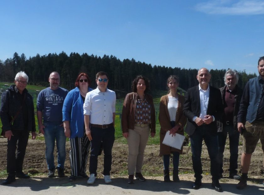 In Burghart wird mit Sonnenenergie der Grundstein für den Grünen Wasserstoff gelegt SPD-Delegation informierte sich vor Ort