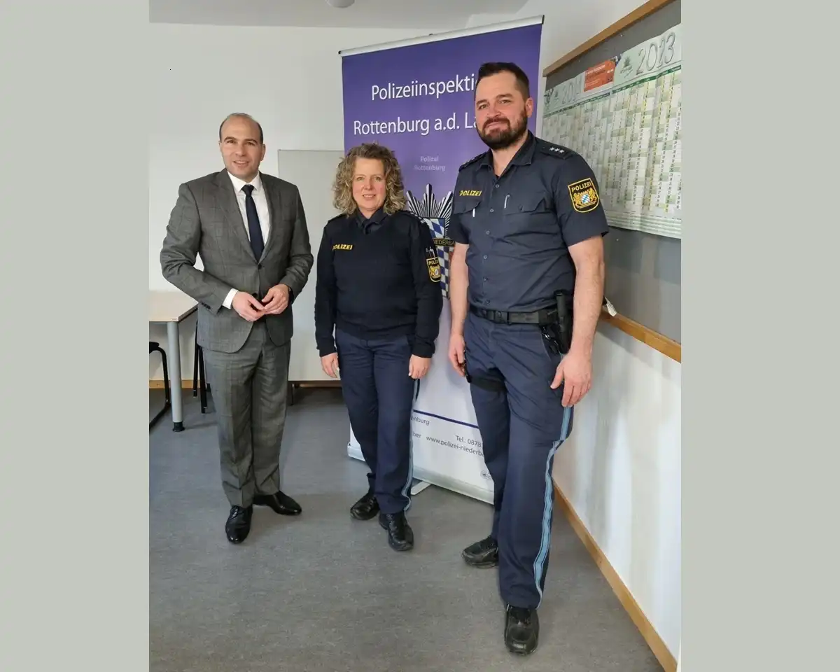 „Bei uns ist die Welt noch überwiegend in Ordnung" MdB Florian Oßner bei Polizei Rottenburg: Hohe Kooperationsbereitschaft der Bevölkerung