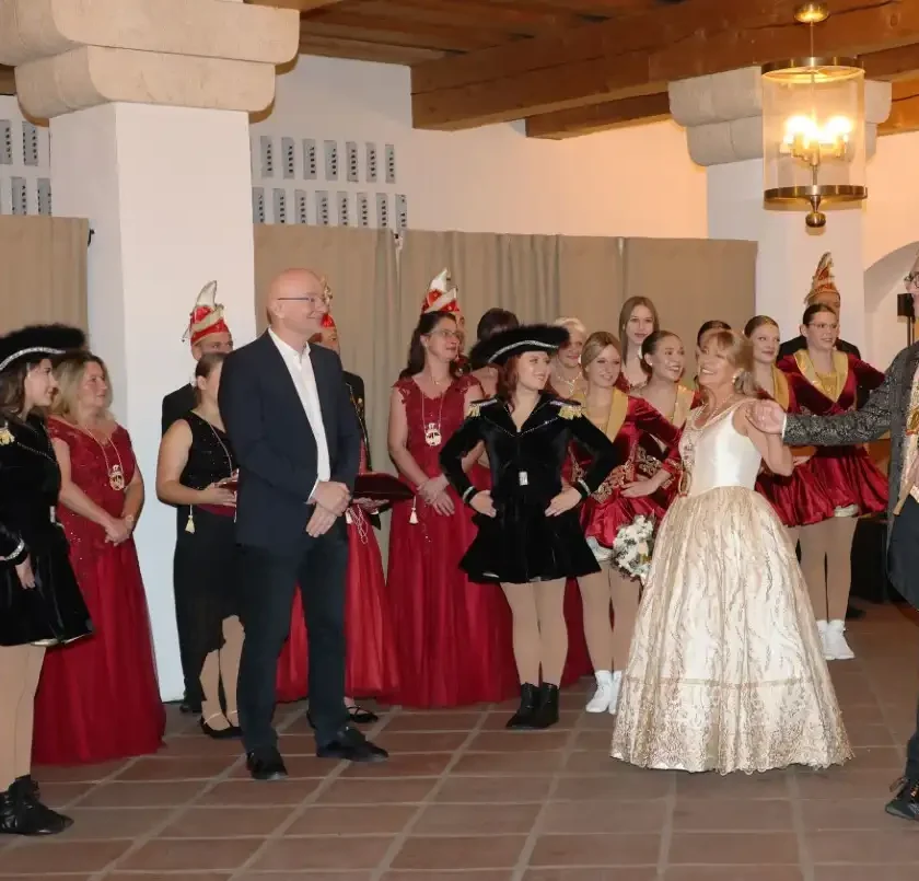 Närrischer Sturm auf das Rathaus