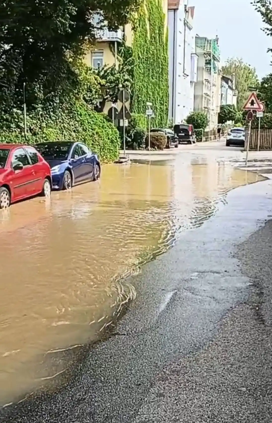 Wasserrohrbruch führt zu größerem Wasserschaden