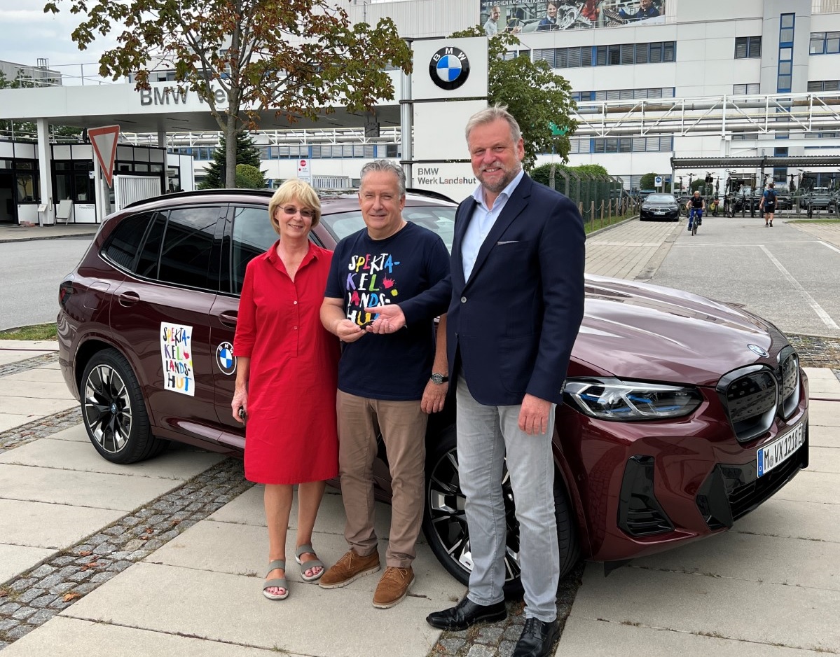 Spektakel fährt elektrisch - BMW Group Werk Landshut erneut Partner des Festivals