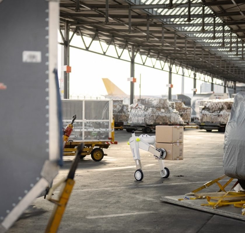 evoBOT auf erster Testfahrt am Flughafen München