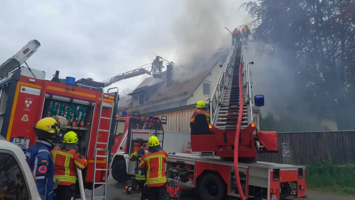 Ausgedehnter Wohnhausbrand am Landshuter Hofberg