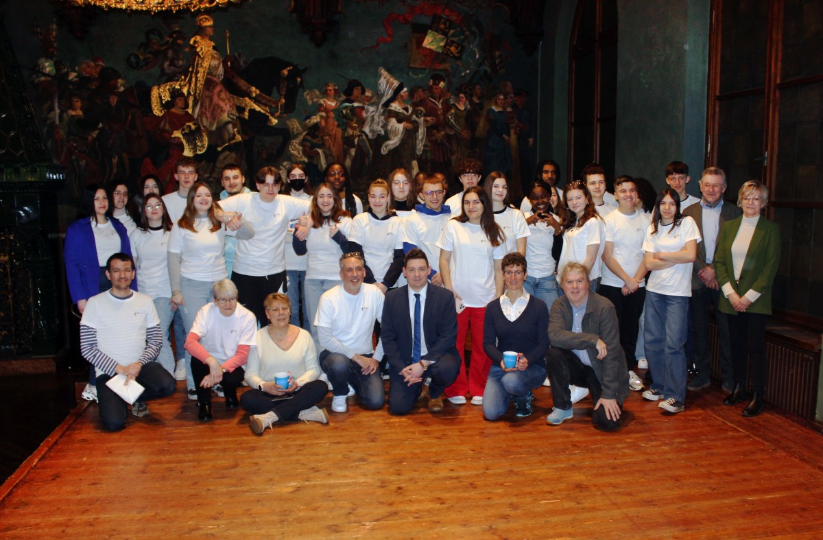 30-köpfige Schülergruppe aus Partnerstadt Compiègne besucht Landshut