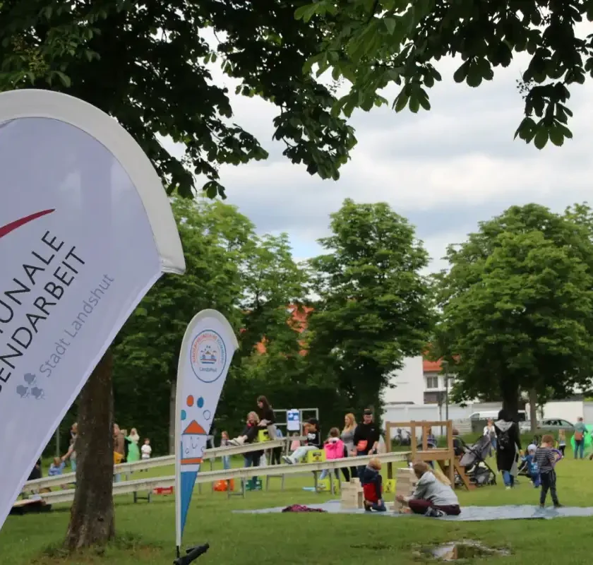 VIELFÄLTIGES SPIELEPRGORAMM IN DER ALTEN KASERNE