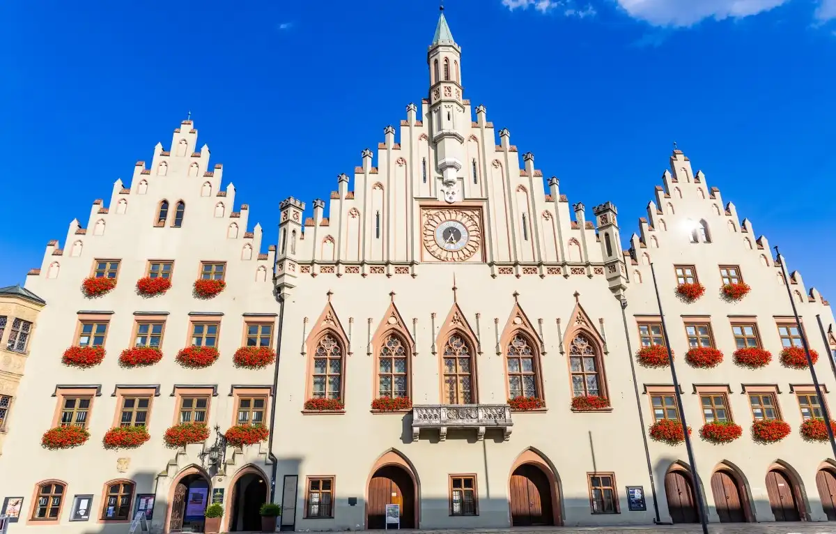 Breite Stadtratsmehrheit billigt Haushalt für 2026