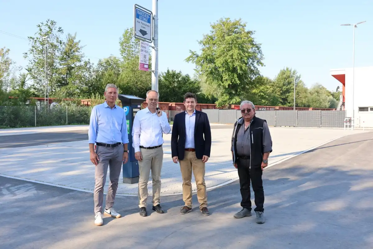 NEUE PARKPLÄTZE AN DER OBERNDORFERSTRASSE:
