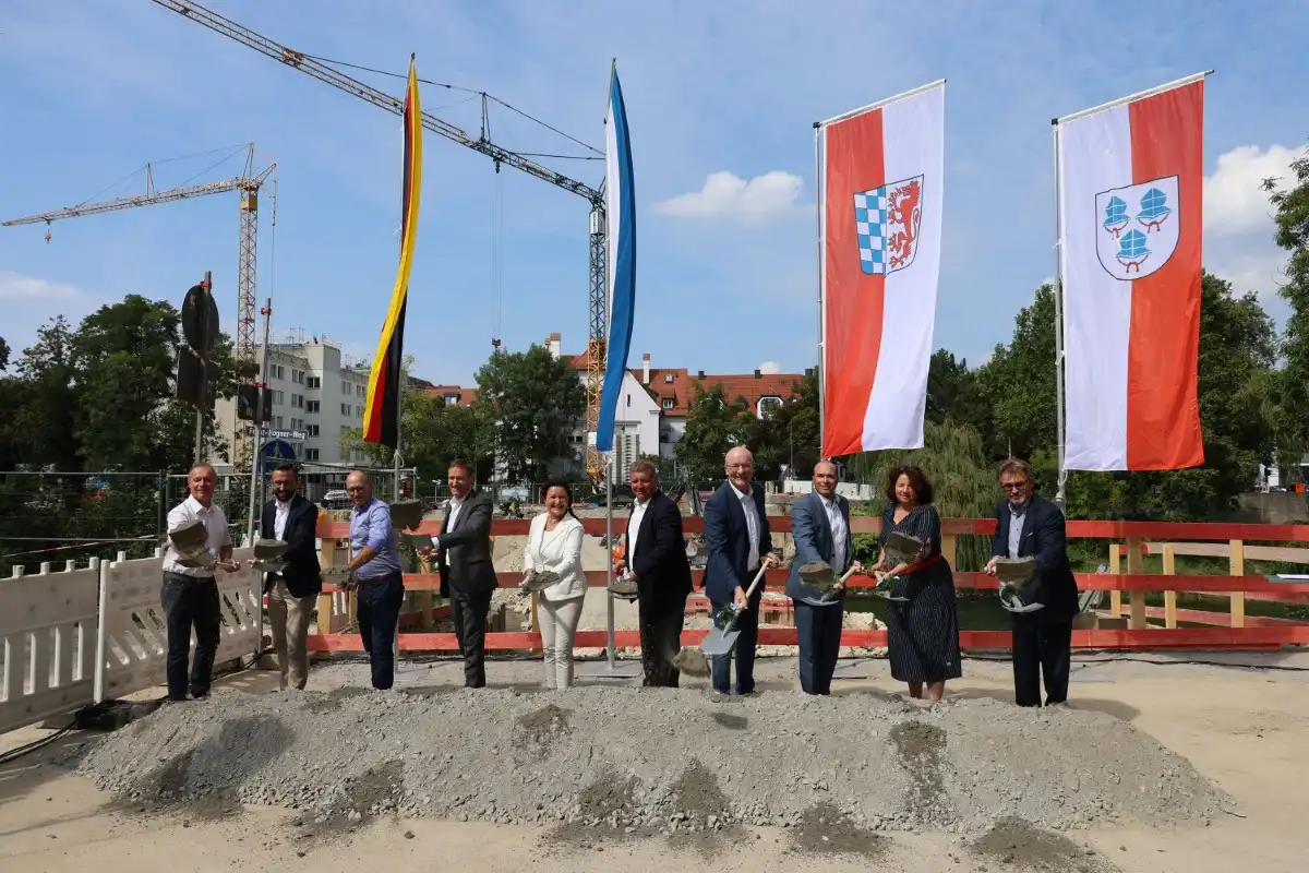 BAUARBEITEN AM JOHANN-WEISS-STEG LAUFEN NACH PLAN