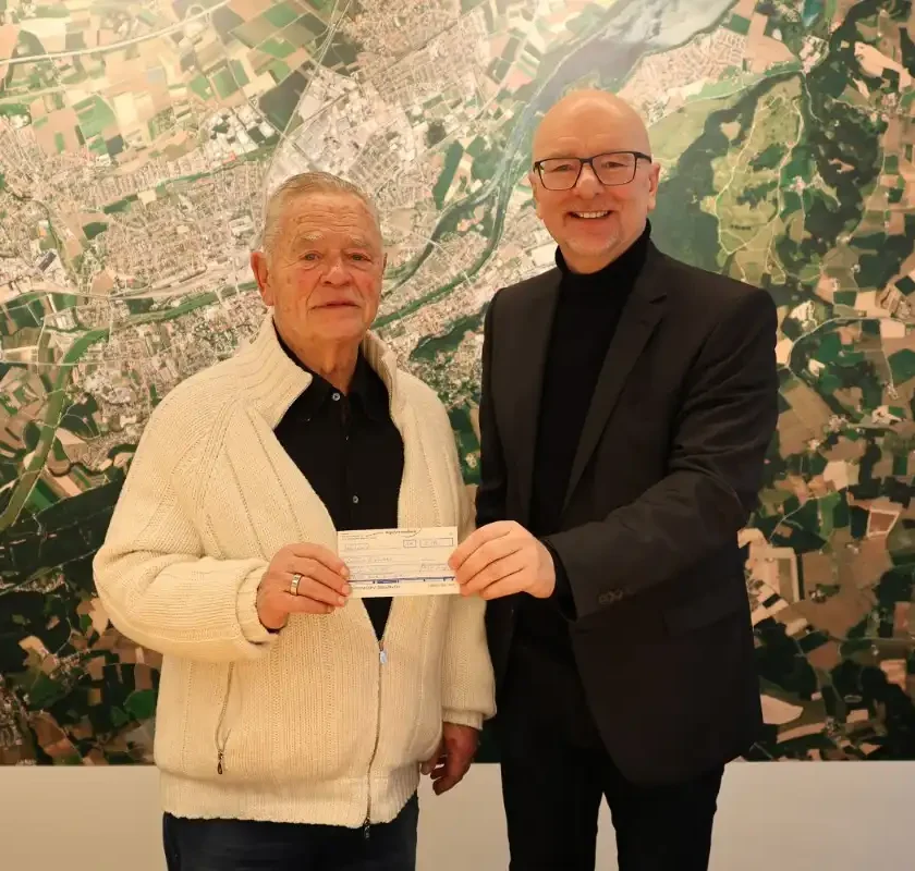 10.000 Euro für Landshuter in Not Unternehmer Michael Imhoff unterstützt erneut großzügig die OB-Direkthilfe