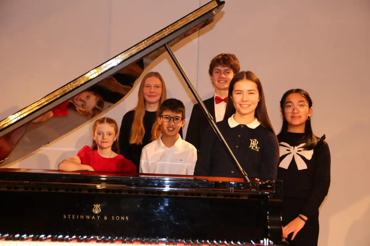 „Tastenspiele“ mit jungen Klaviertalenten