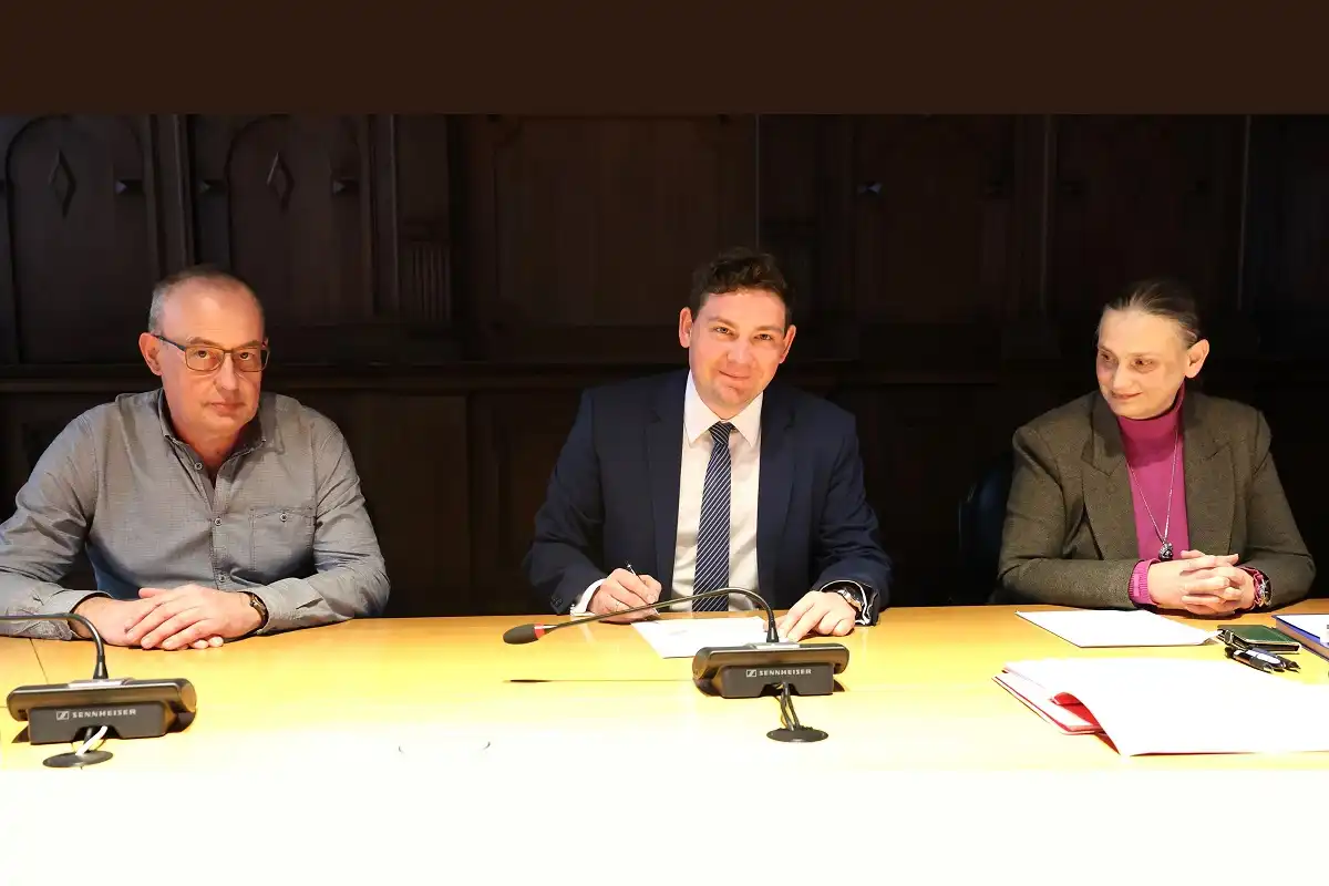 WAHLAUSSCHUSS BESTÄTIGT STICHWAHL-ERGEBNIS